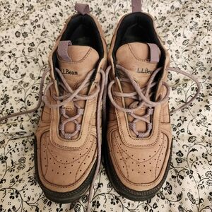 L.L. Bean woman's hiking shoes size 9.5 tan